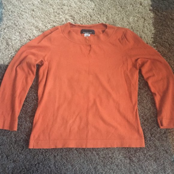 Sweater w/neckline cutout - Picture 3 of 6